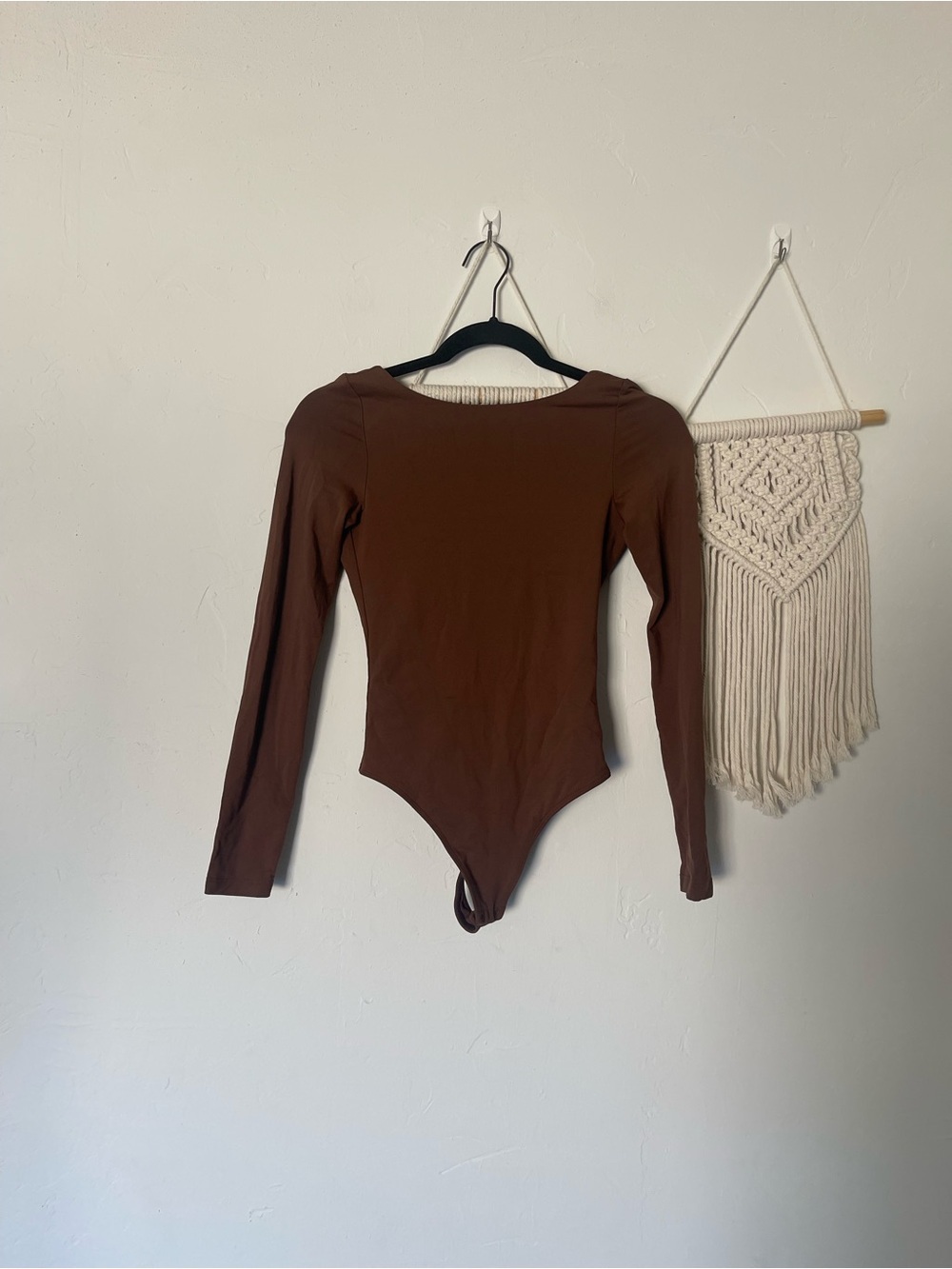 Aritzia Babaton Long Sleeve Bodysuit